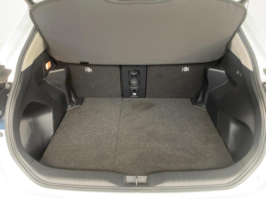 Photo '14' of Toyota Yaris Cross