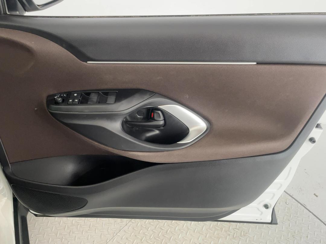 Photo '15' of Toyota Yaris Cross