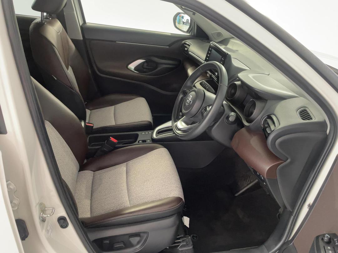 Photo '16' of Toyota Yaris Cross