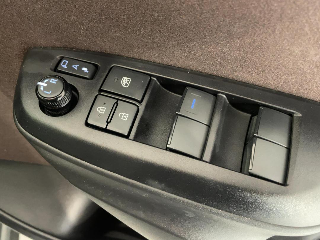 Photo '23' of Toyota Yaris Cross