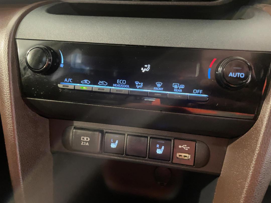 Photo '30' of Toyota Yaris Cross