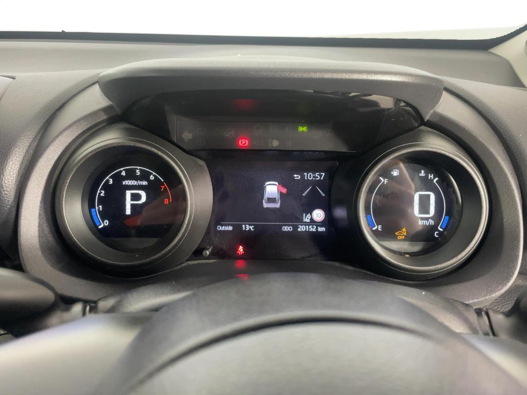 Photo '21' of Toyota Yaris Cross