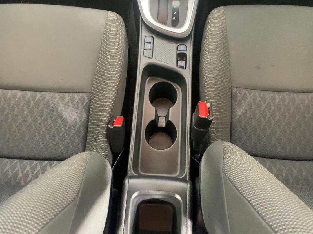 Photo '18' of Toyota Yaris Cross