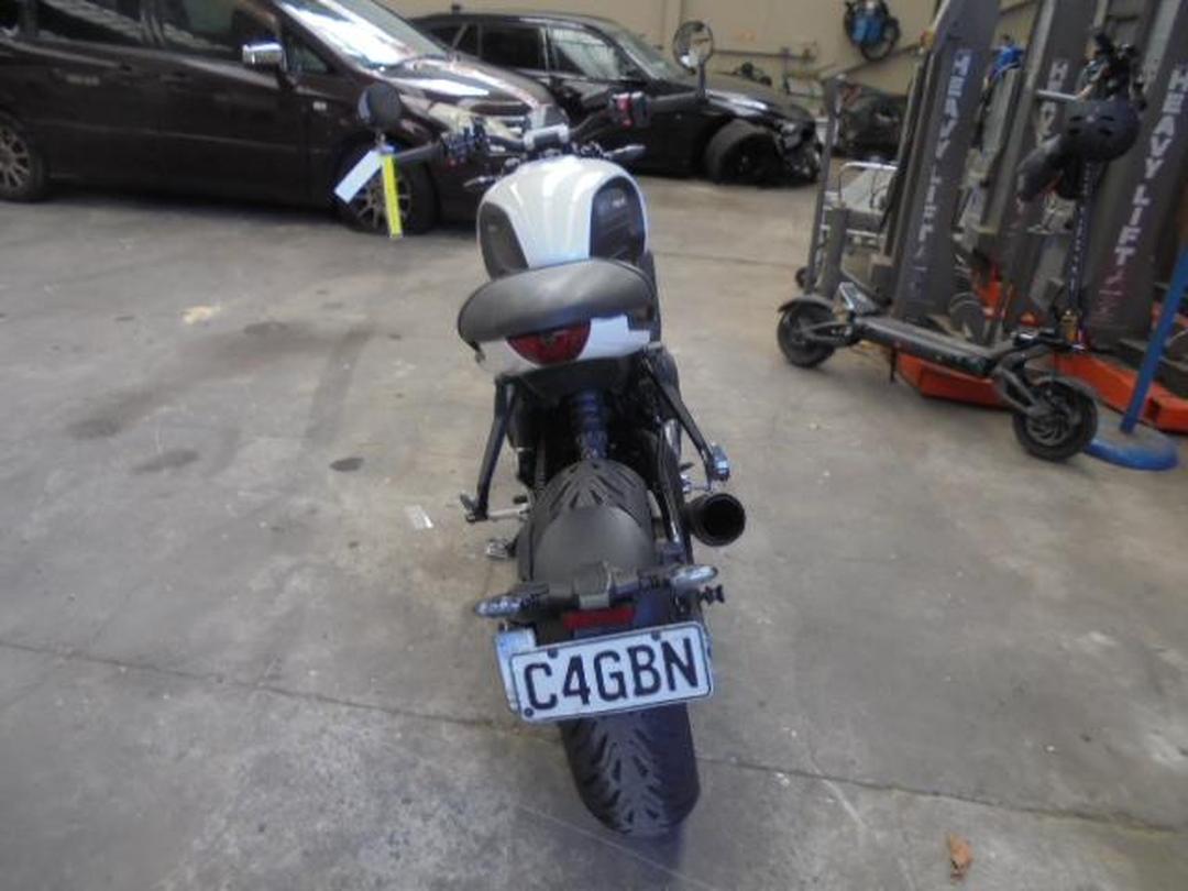 Photo '3' of Triumph Trident 660 LAM Photo '3' of Triumph Trident 660 LAM