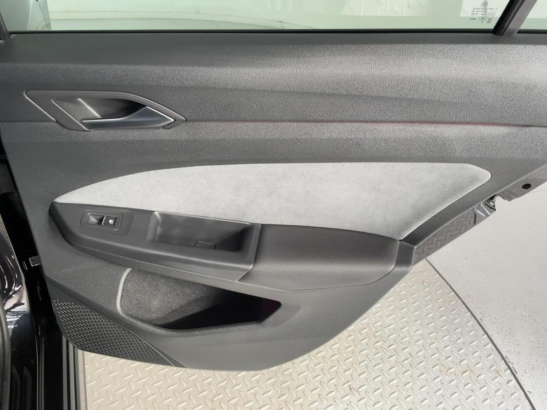 Photo '19' of Volkswagen Golf