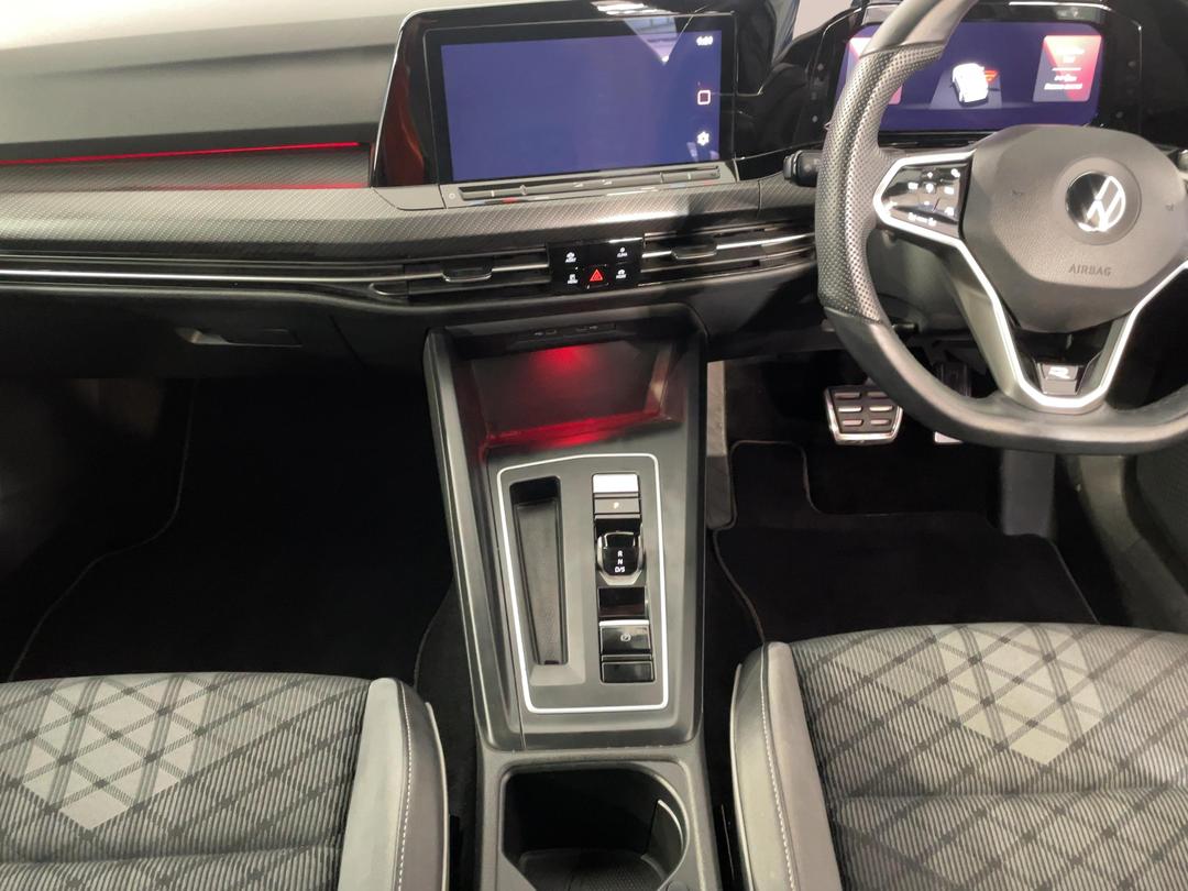Photo '18' of Volkswagen Golf