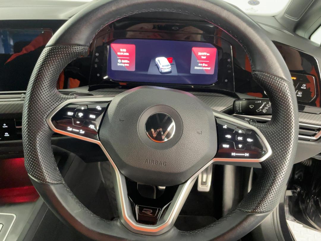 Photo '28' of Volkswagen Golf