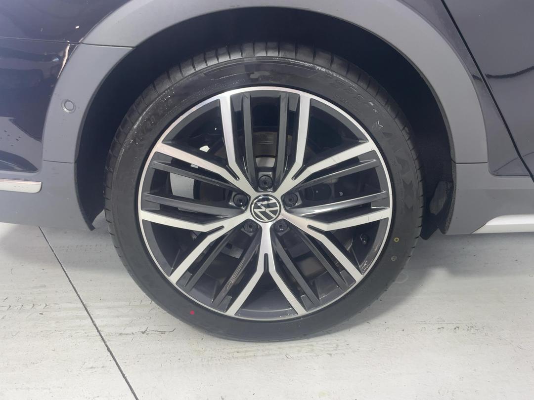 Photo '12' of Volkswagen Passat