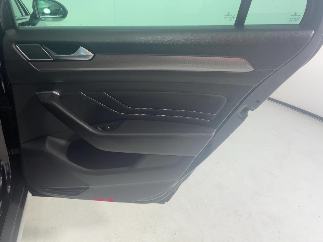 Photo '19' of Volkswagen Passat