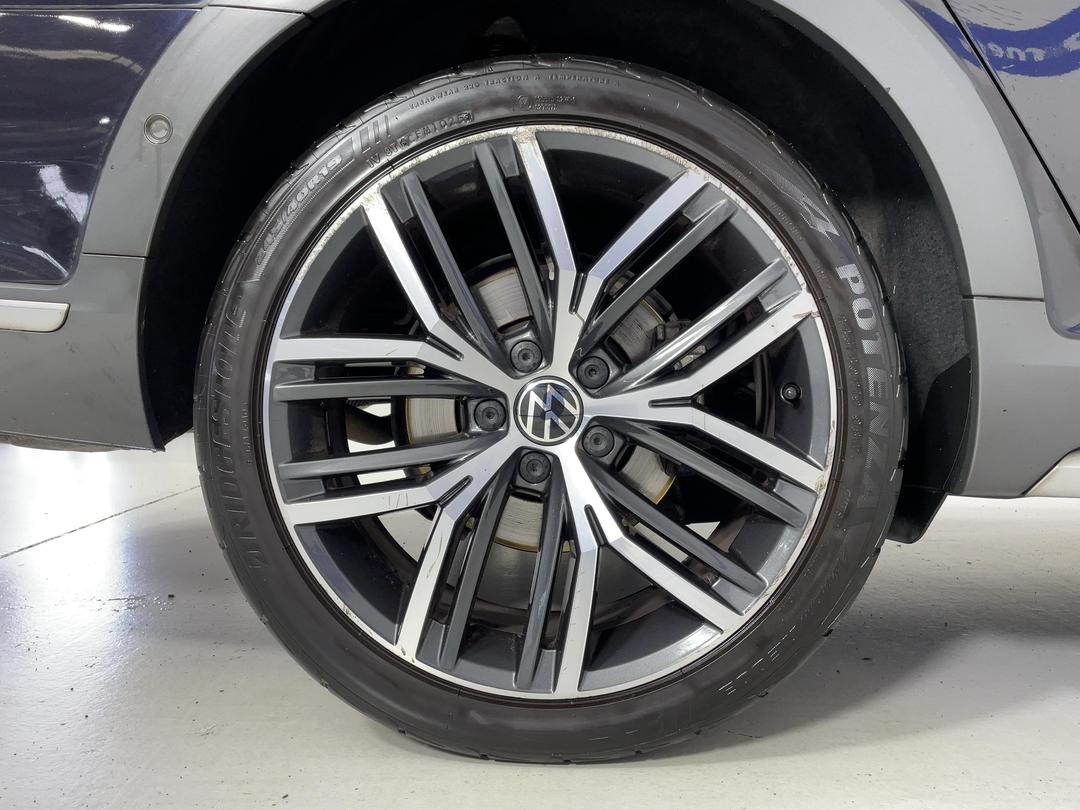 Photo '12' of Volkswagen Passat