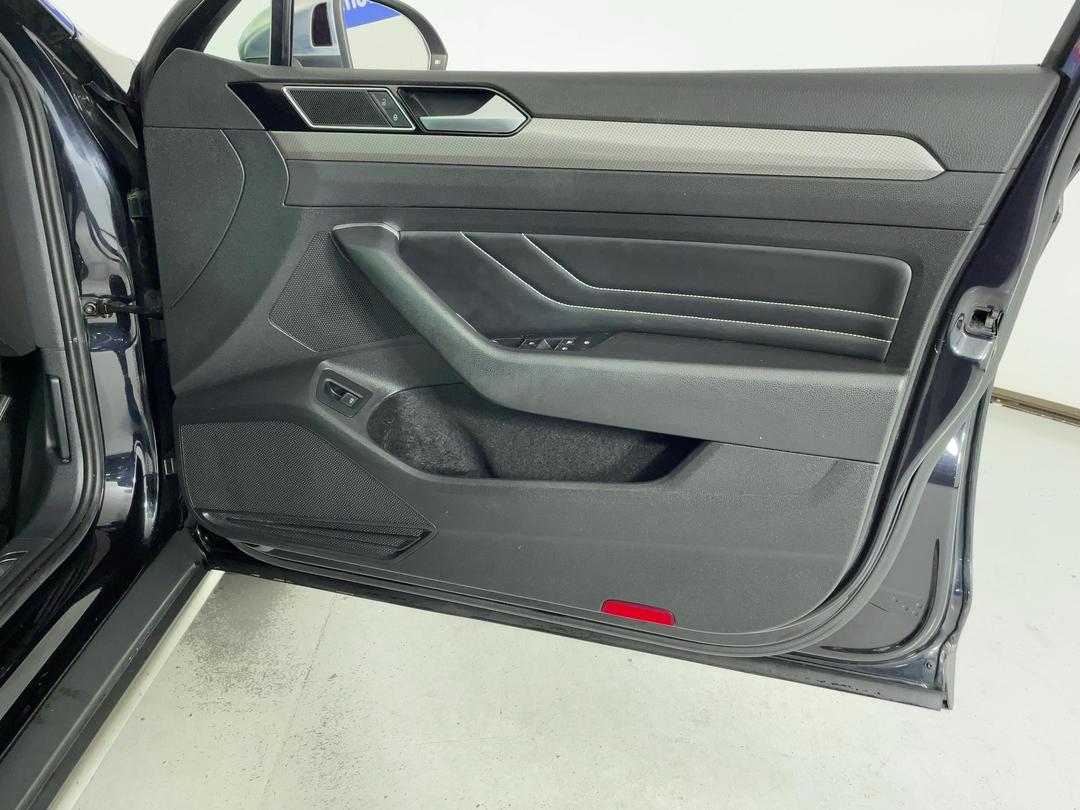 Photo '15' of Volkswagen Passat