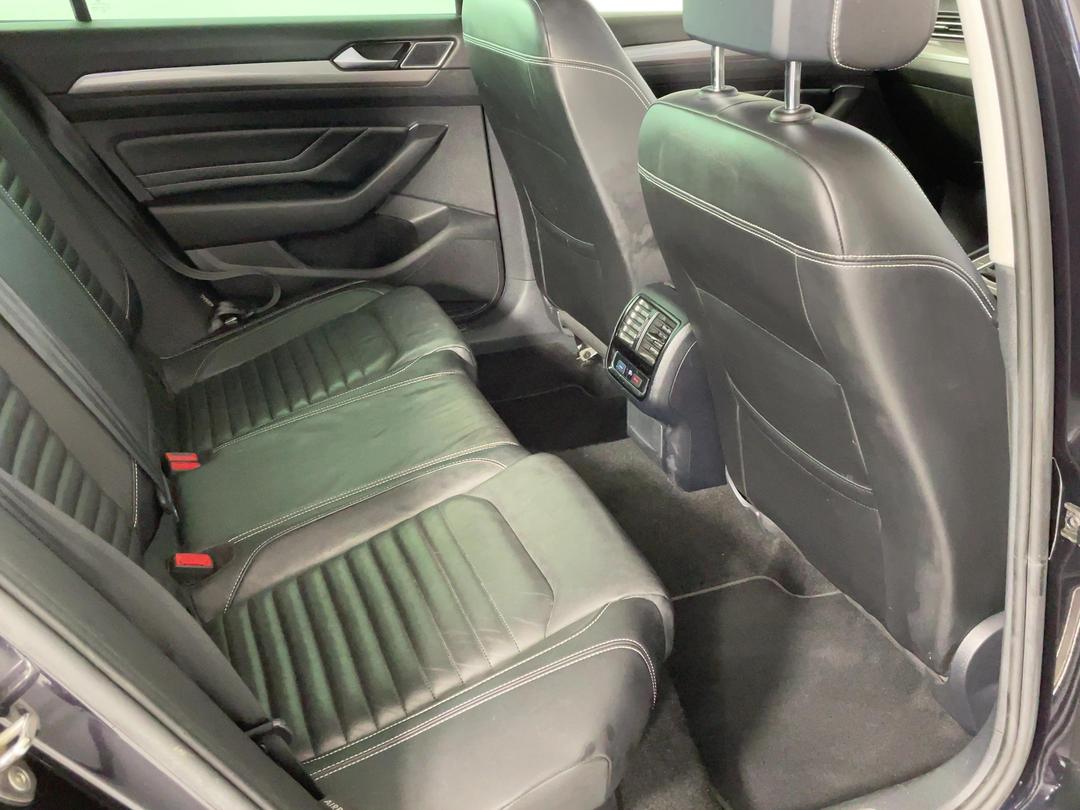 Photo '20' of Volkswagen Passat