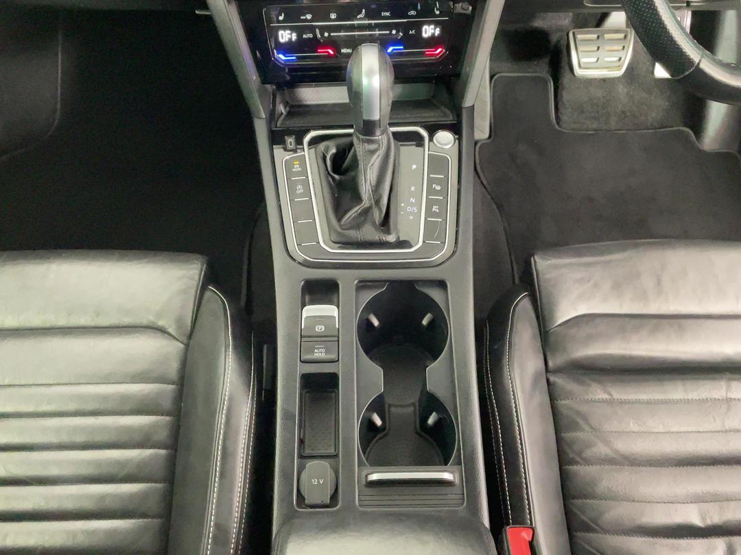 Photo '18' of Volkswagen Passat