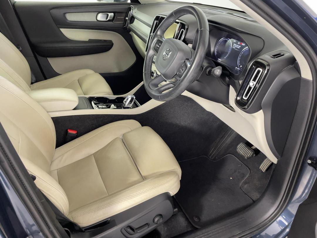 Photo '16' of Volvo XC40
