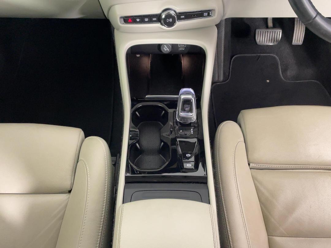 Photo '18' of Volvo XC40