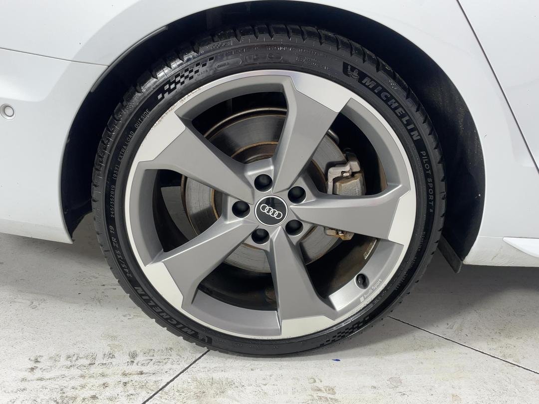 Photo '12' of Audi A4