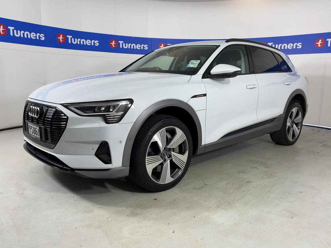 Photo '4' of Audi E-Tron