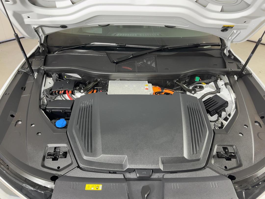Photo '13' of Audi E-Tron