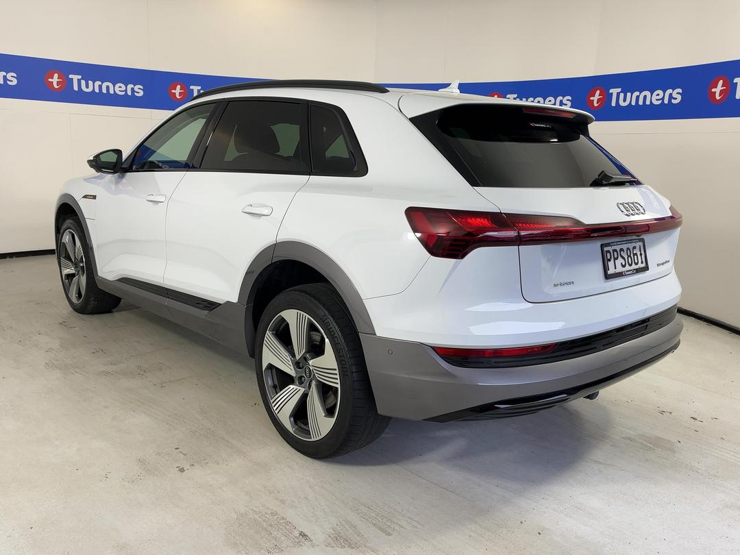 Photo '5' of Audi E-Tron