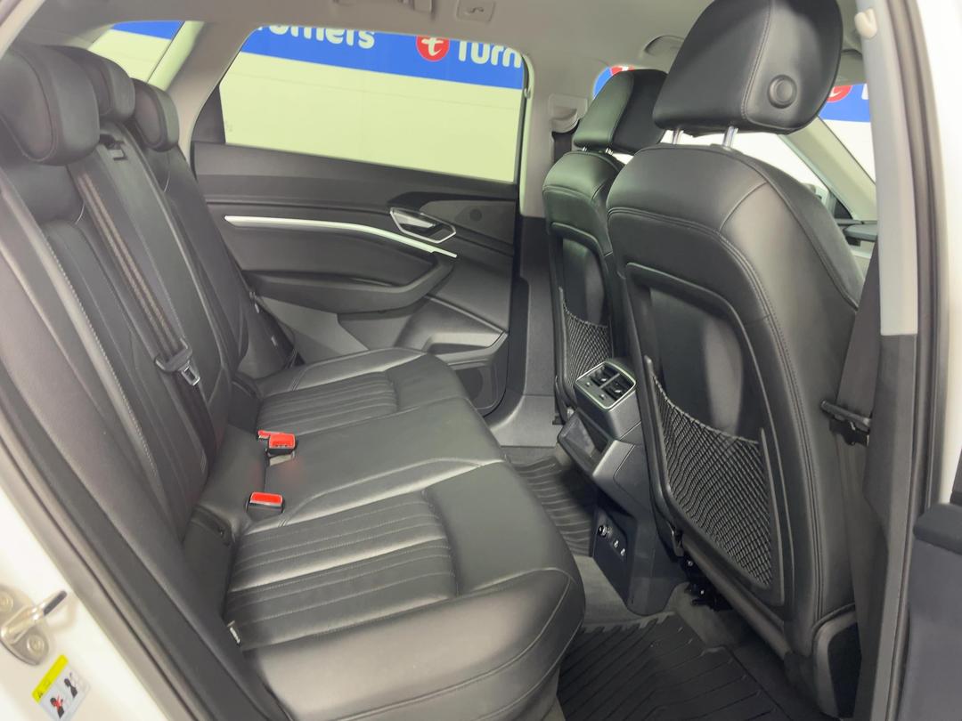 Photo '20' of Audi E-Tron