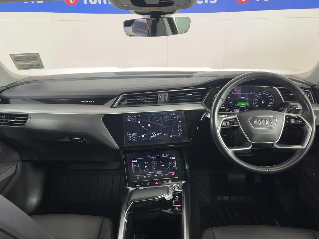 Photo '17' of Audi E-Tron
