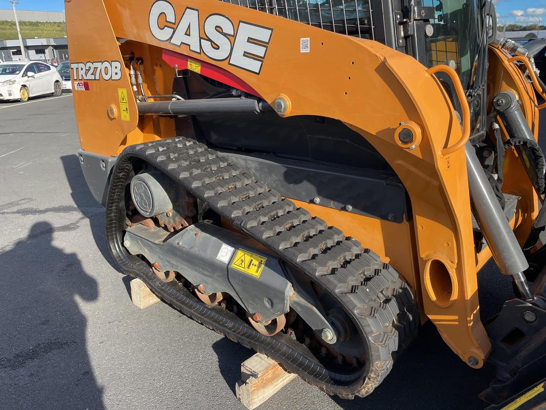 Photo '17' of Case TR270B Skid Steer
