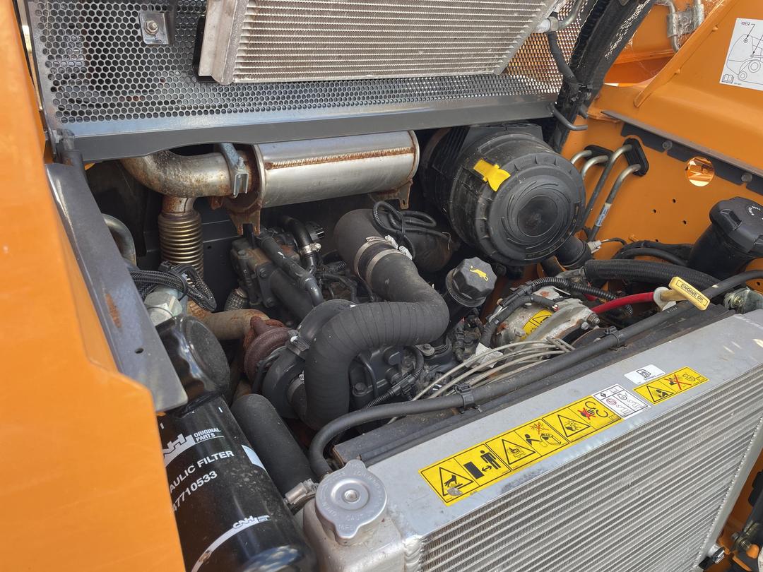 Photo '19' of Case TR270B Skid Steer