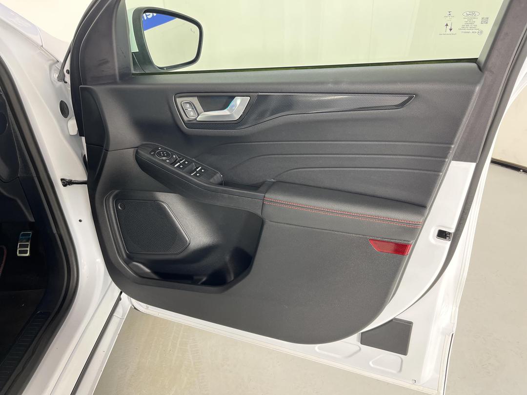 Photo '15' of Ford Escape