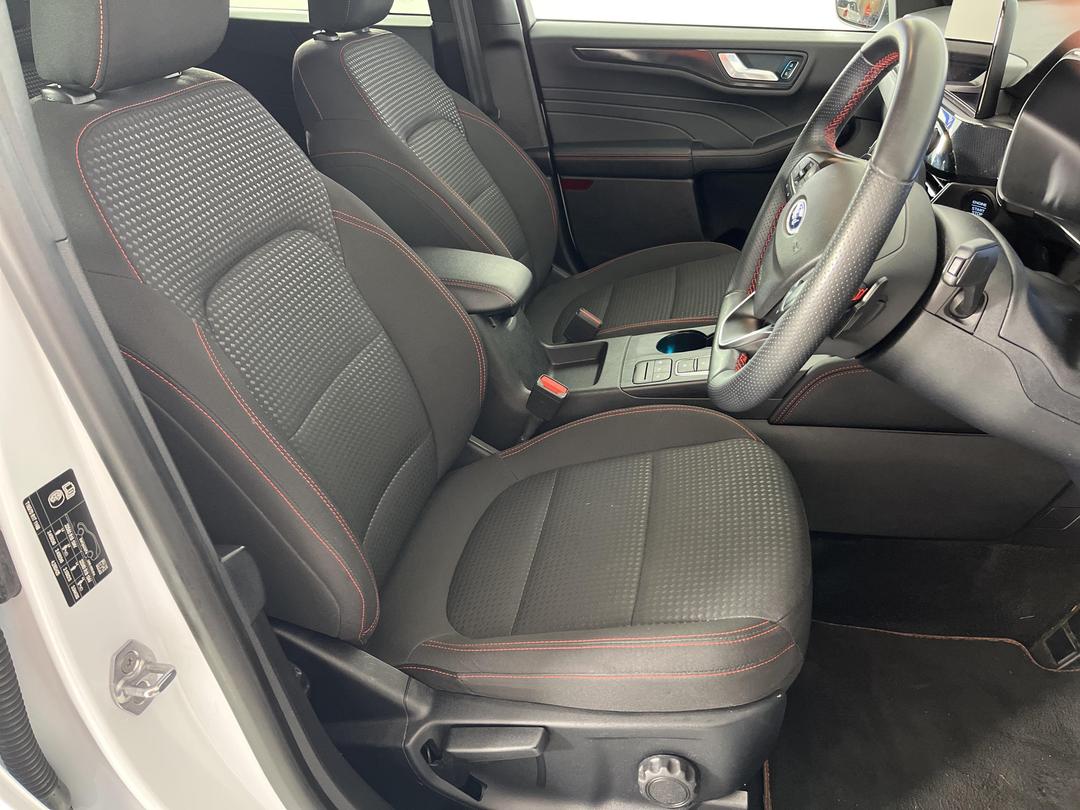 Photo '16' of Ford Escape