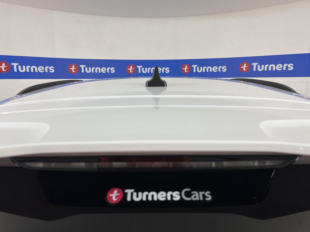 Photo '28' of Ford Escape