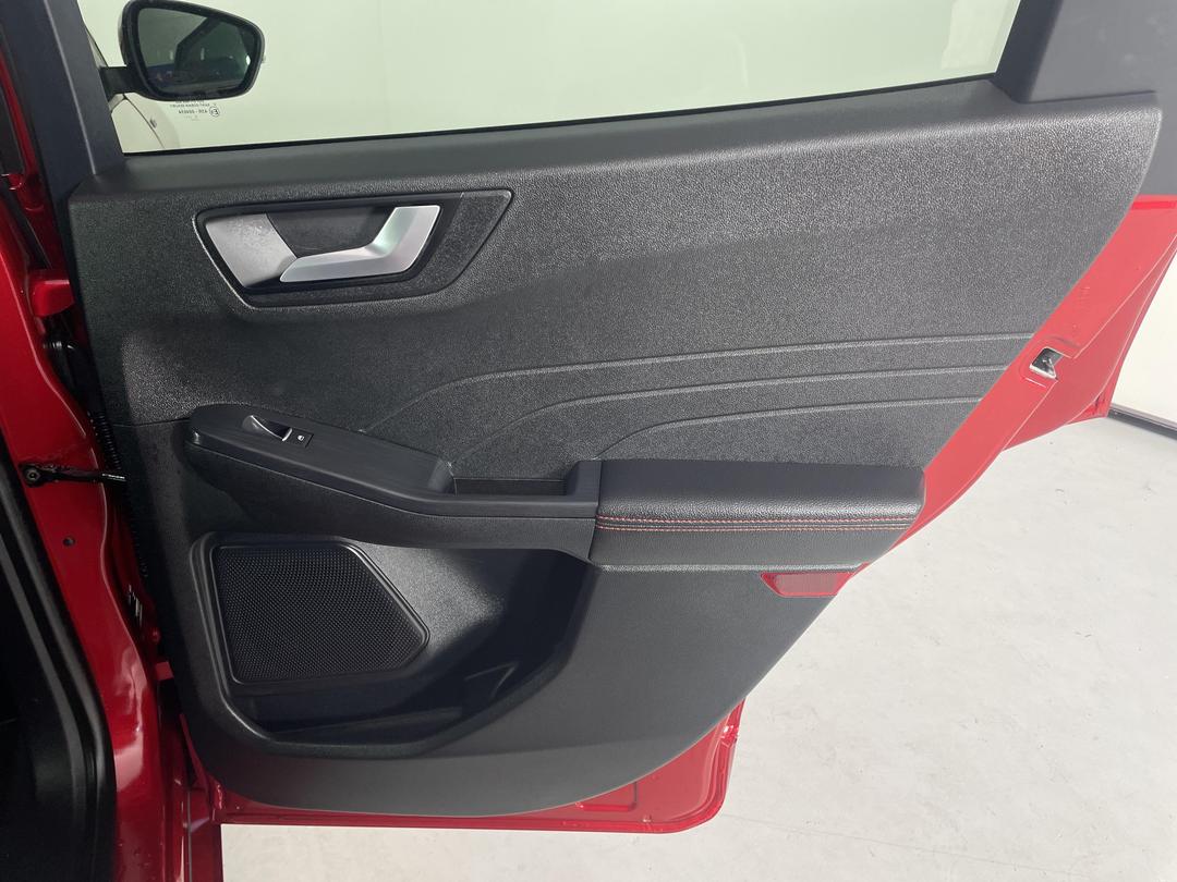 Photo '19' of Ford Escape