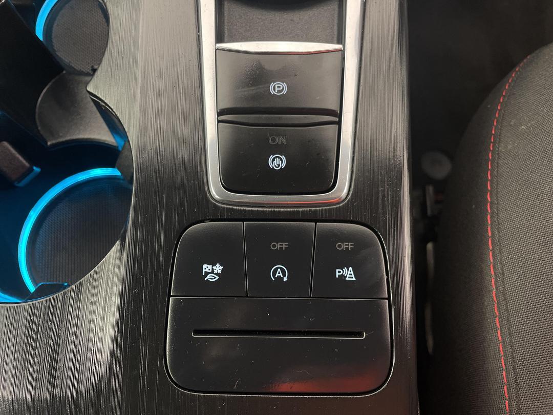 Photo '25' of Ford Escape