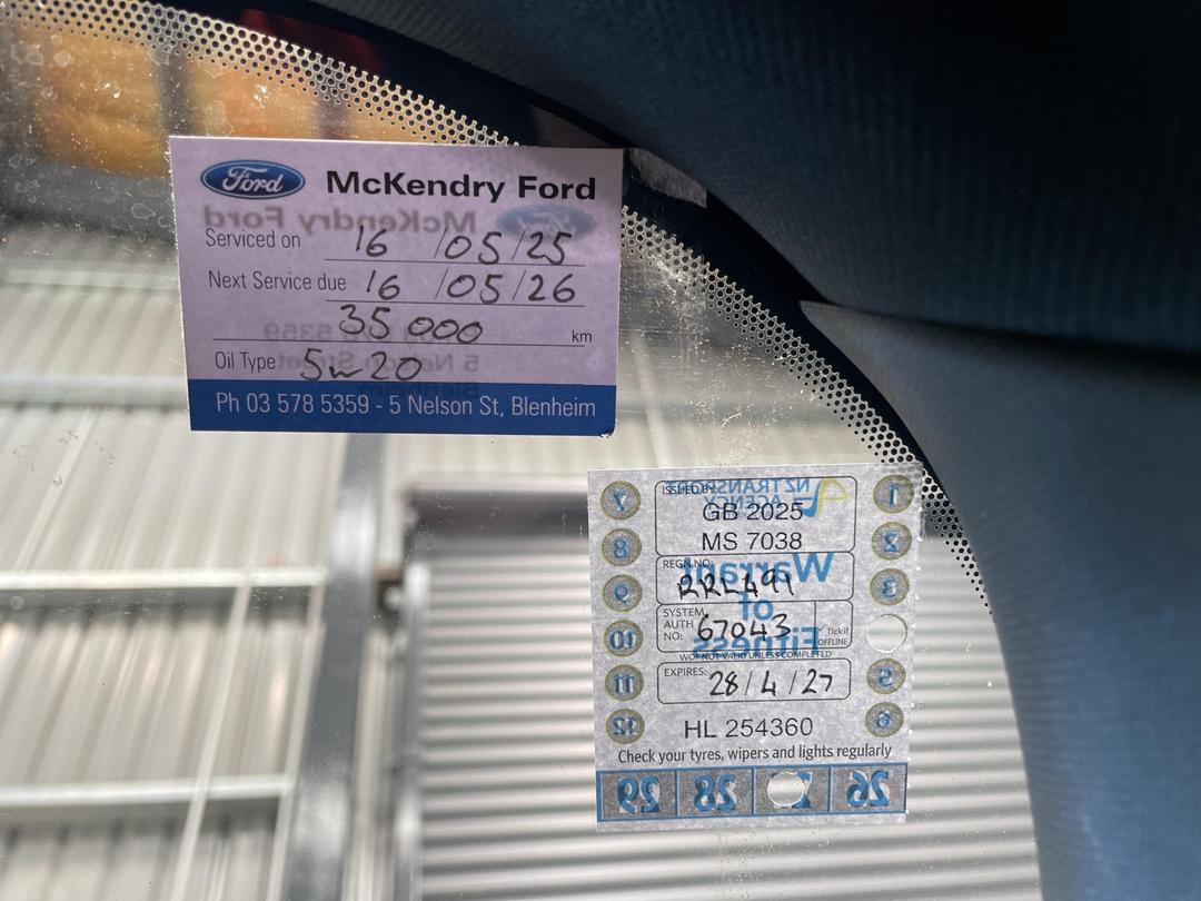 Photo '28' of Ford Escape