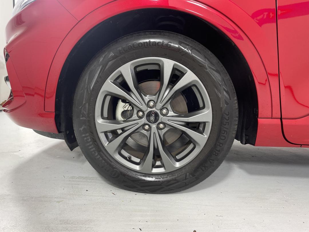 Photo '10' of Ford Escape