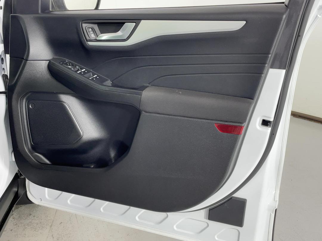 Photo '15' of Ford Escape