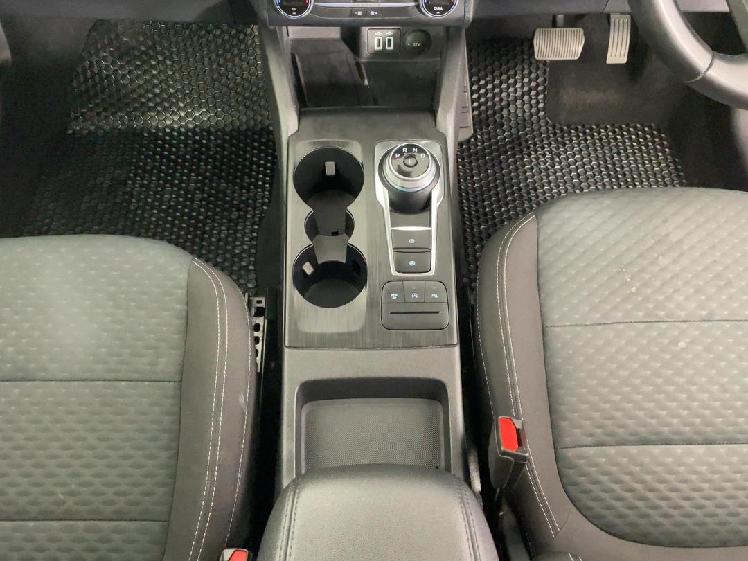 Photo '18' of Ford Escape