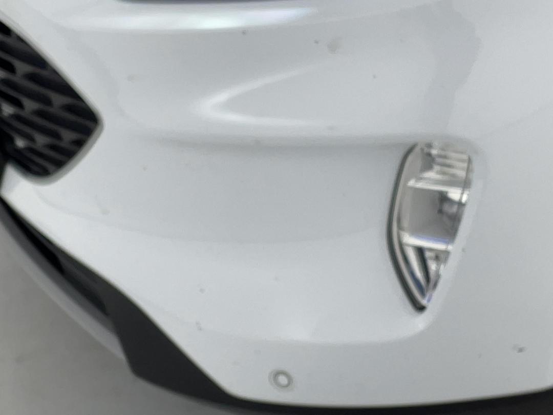 Photo '27' of Ford Escape
