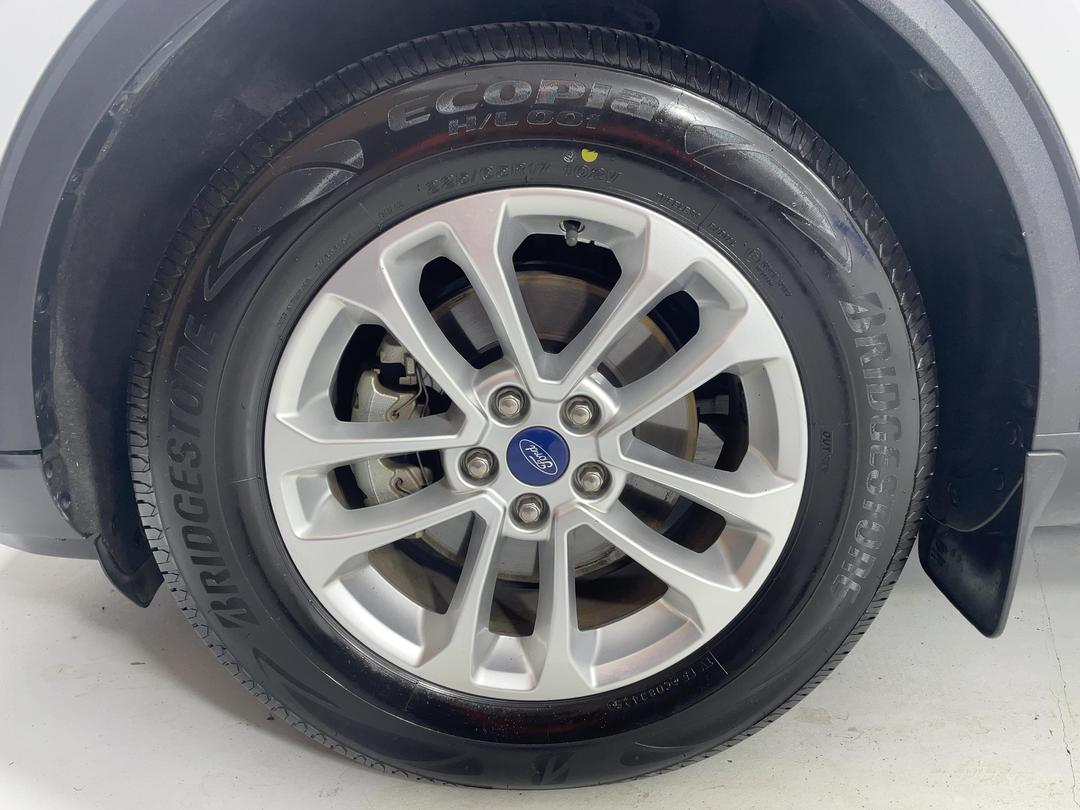 Photo '10' of Ford Escape