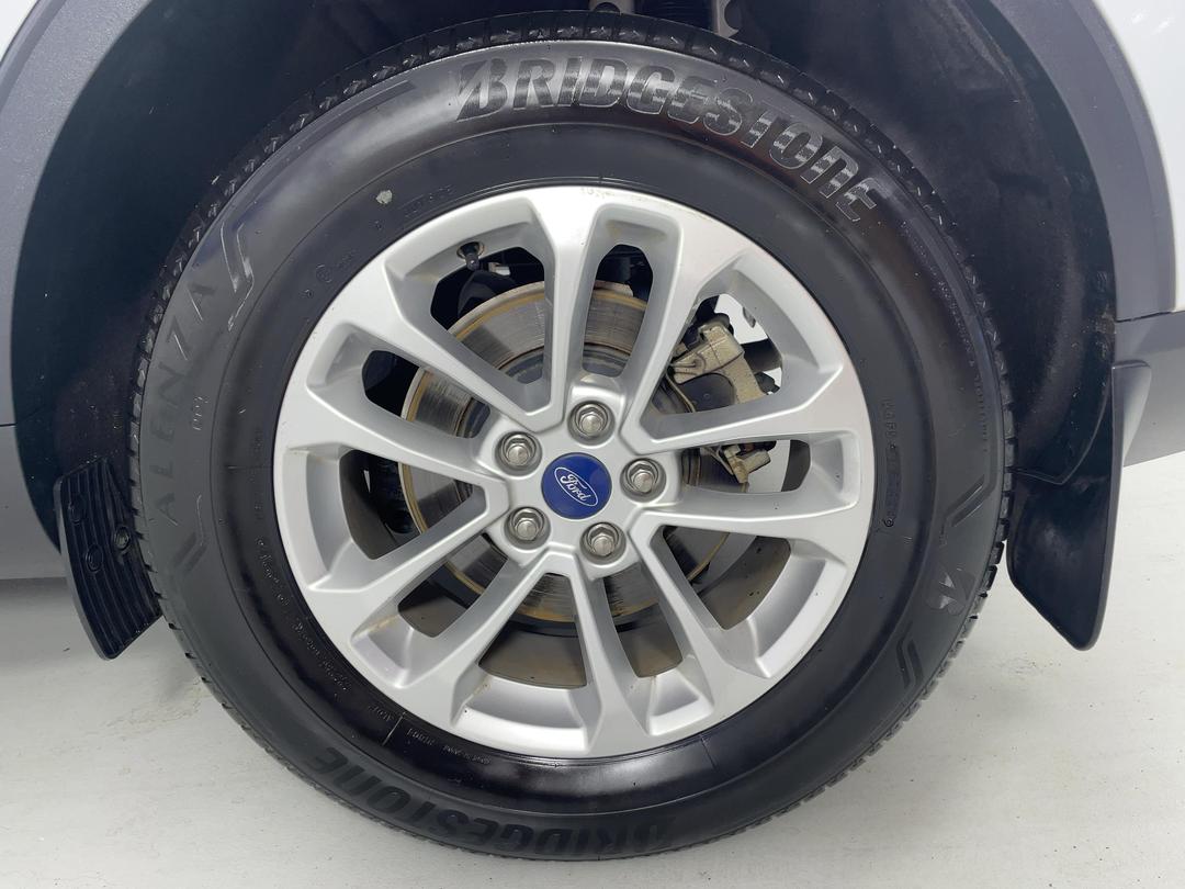 Photo '11' of Ford Escape