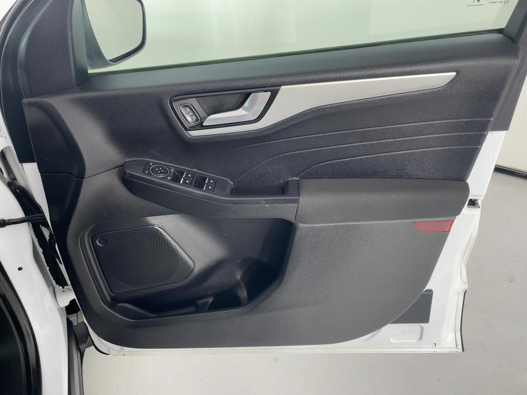 Photo '15' of Ford Escape