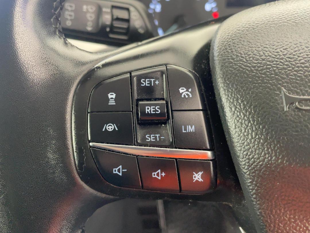 Photo '25' of Ford Escape