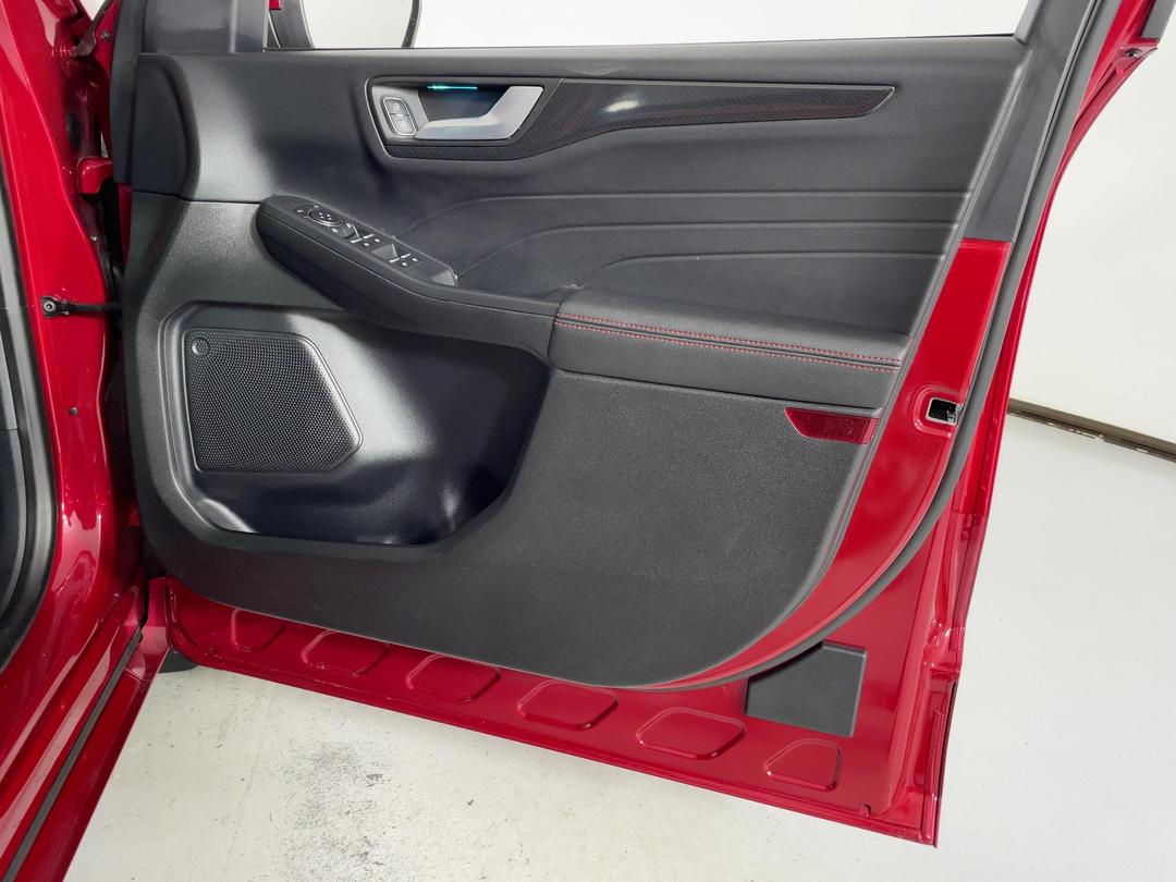 Photo '15' of Ford Escape