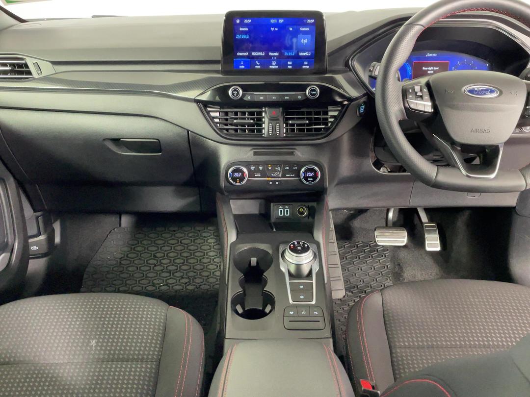 Photo '17' of Ford Escape