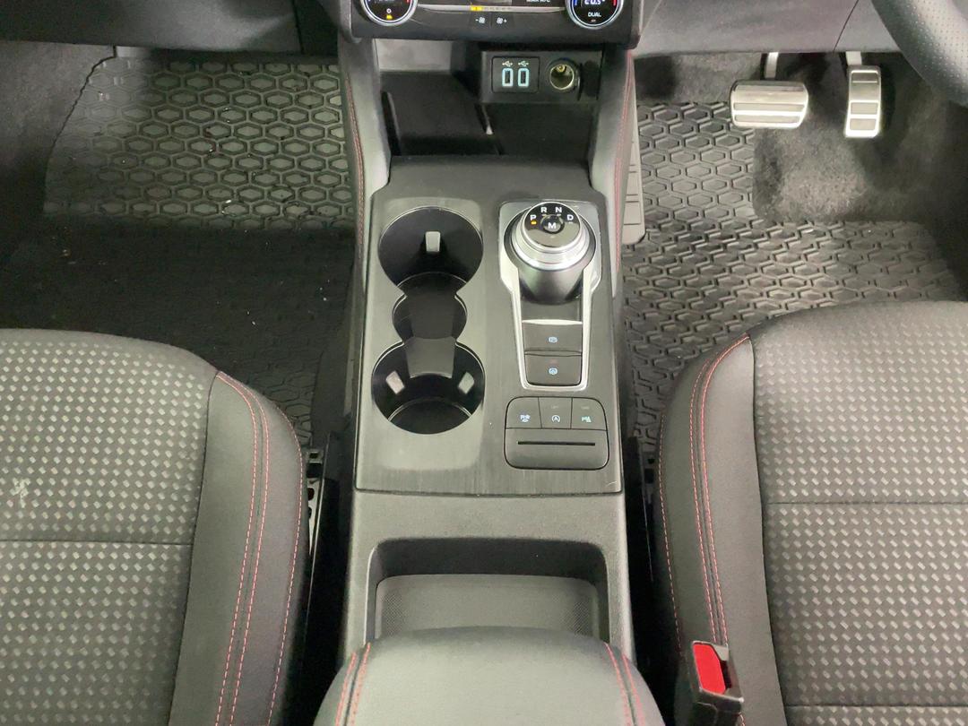Photo '18' of Ford Escape
