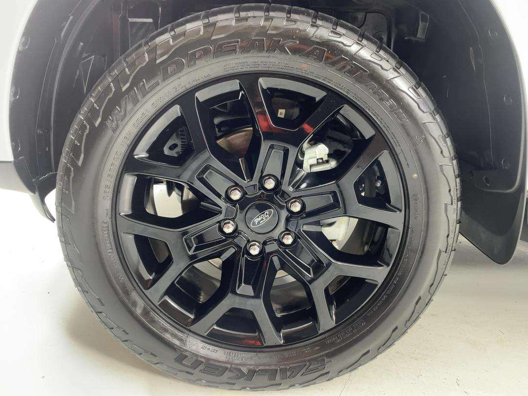 Photo '10' of Ford Everest
