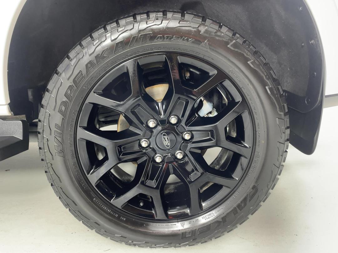 Photo '11' of Ford Everest