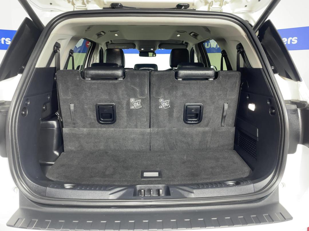 Photo '14' of Ford Everest