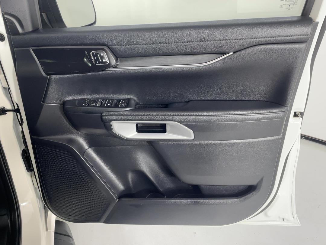 Photo '15' of Ford Everest