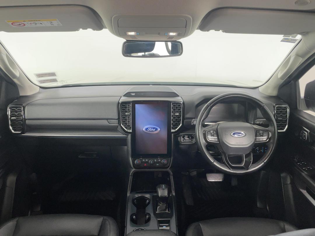 Photo '17' of Ford Everest