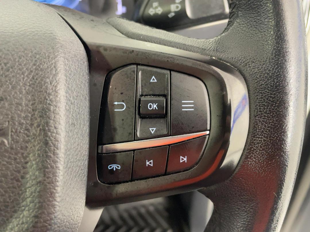 Photo '24' of Ford Everest